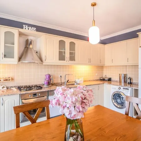 公寓 Flat W Shared Pool And Balcony In