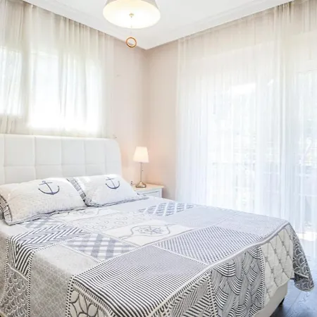 Flat W Shared Pool And Balcony In 公寓 费特希耶